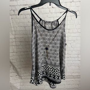 IZ Byer Womens Black White Patterned Sleeveless Flowy Tank